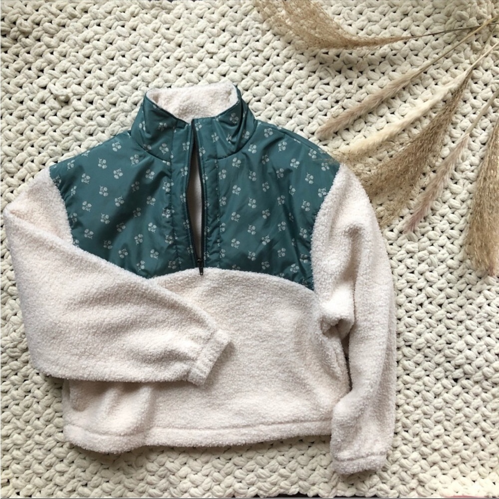 Universal thread nwot coat